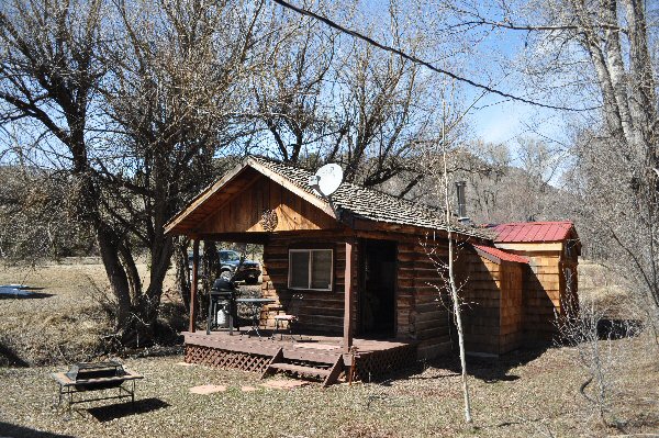 Taylor Creek cabins.  Cabins on the Frying Pan.  Private water fishing with Frying Pan Anglers.